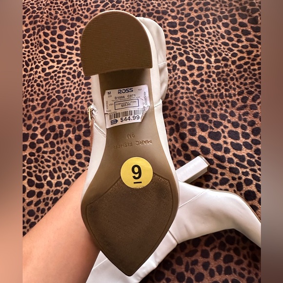 White long boots - Picture 1 of 5